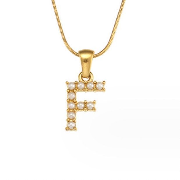 Collier s písmenami a perlami