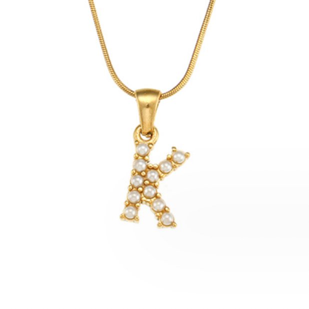 Collier s písmenami a perlami