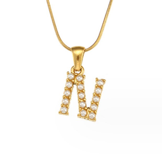 Collier s písmenami a perlami