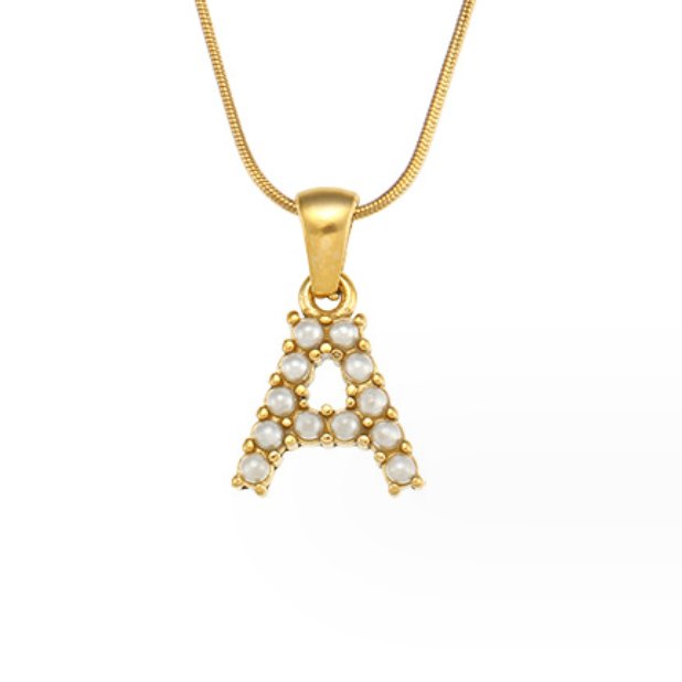 Collier s písmenami a perlami