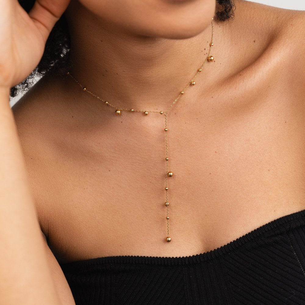 Collier so zlatými perlami a strapcami