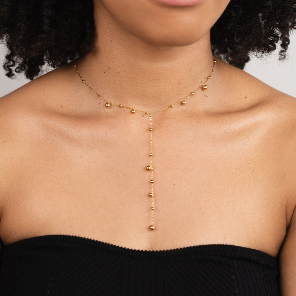Collier so zlatými perlami a strapcami