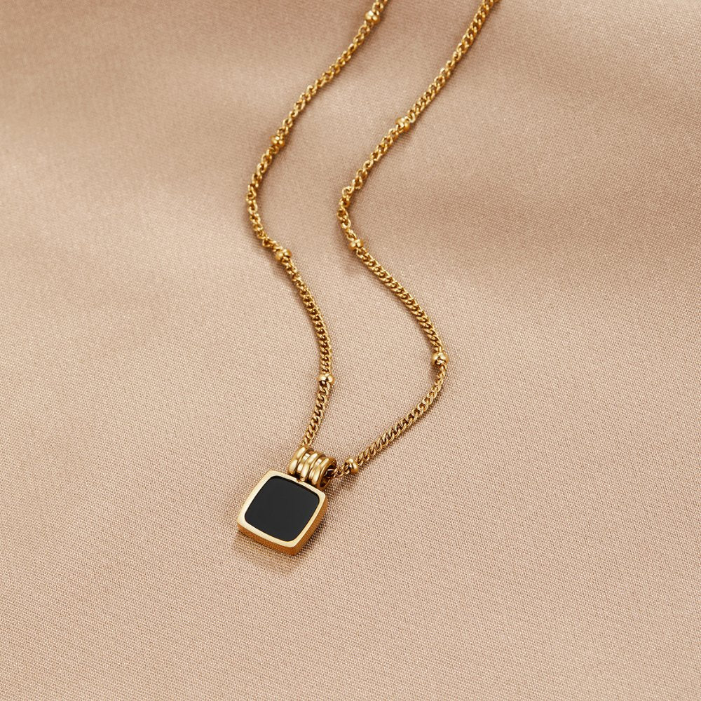 Lucia Noir Collier avec pendentif