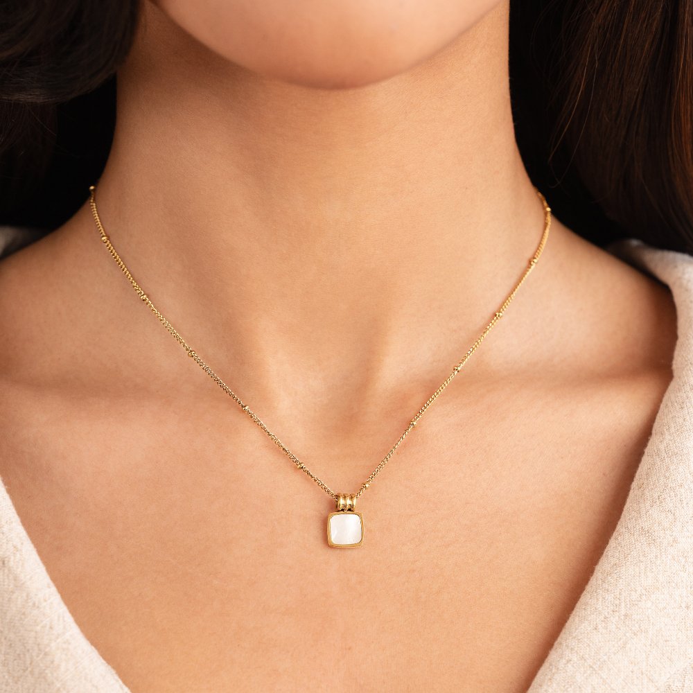 Collier pendentif coquillage blanc Lucia