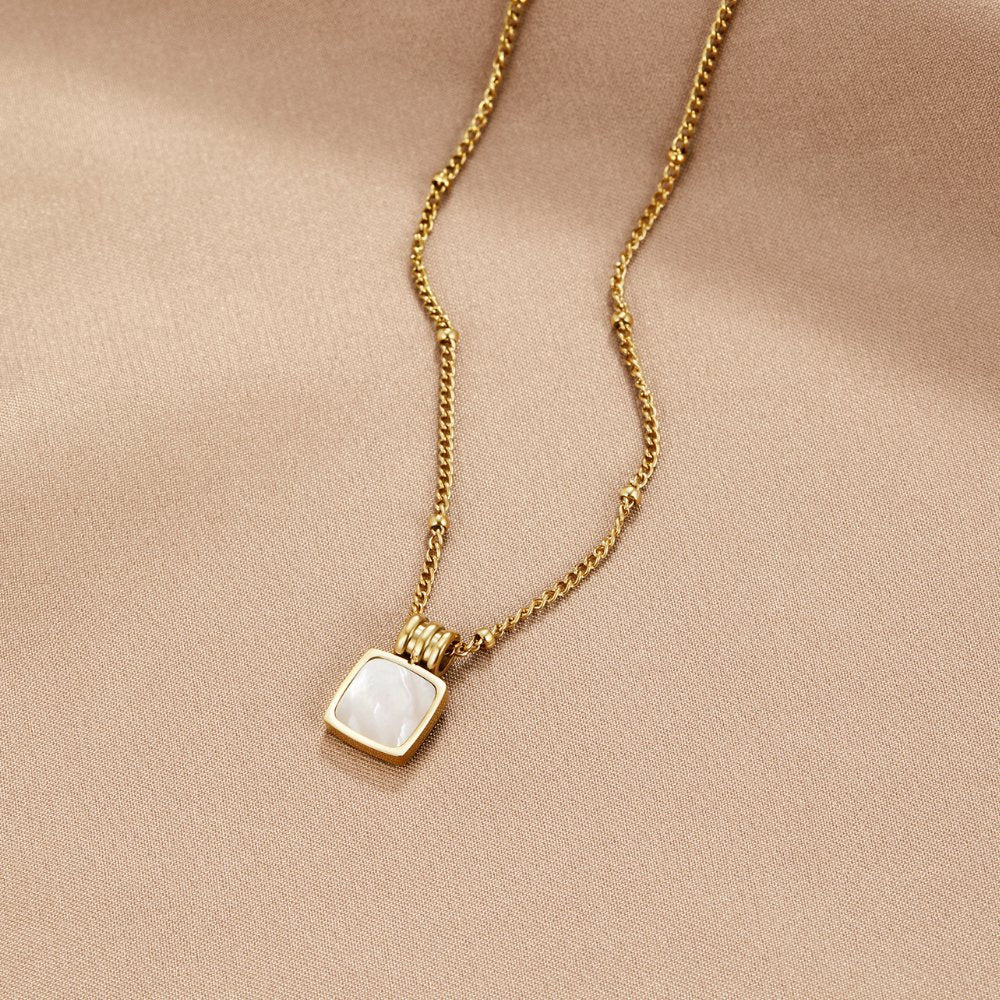 Collier pendentif coquillage blanc Lucia