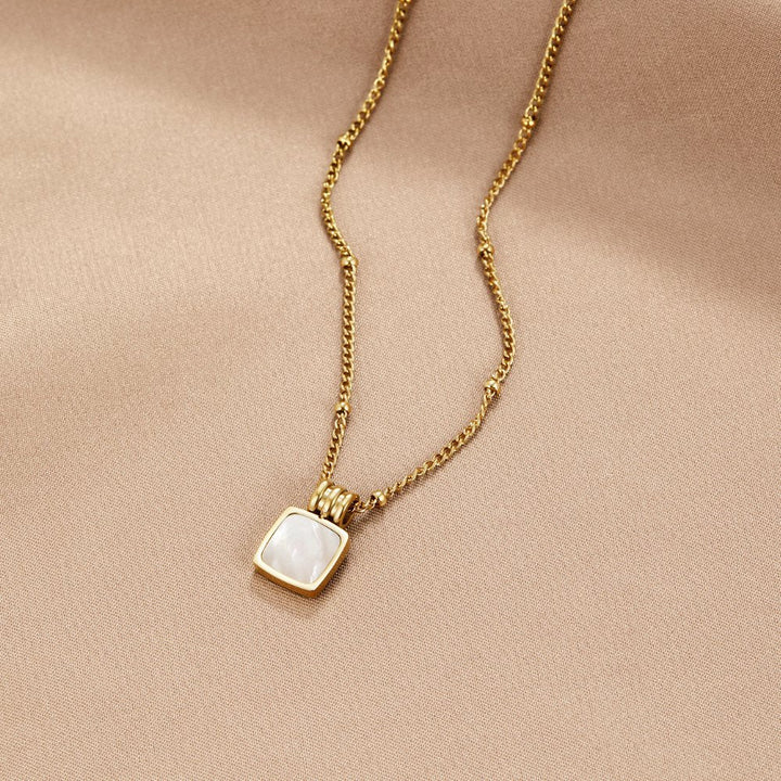 Collier pendentif coquillage blanc Lucia