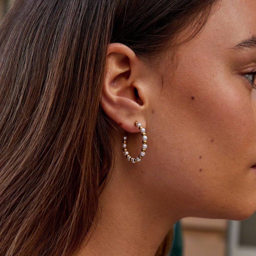 Boucles d’oreilles Maia dorées avec perles