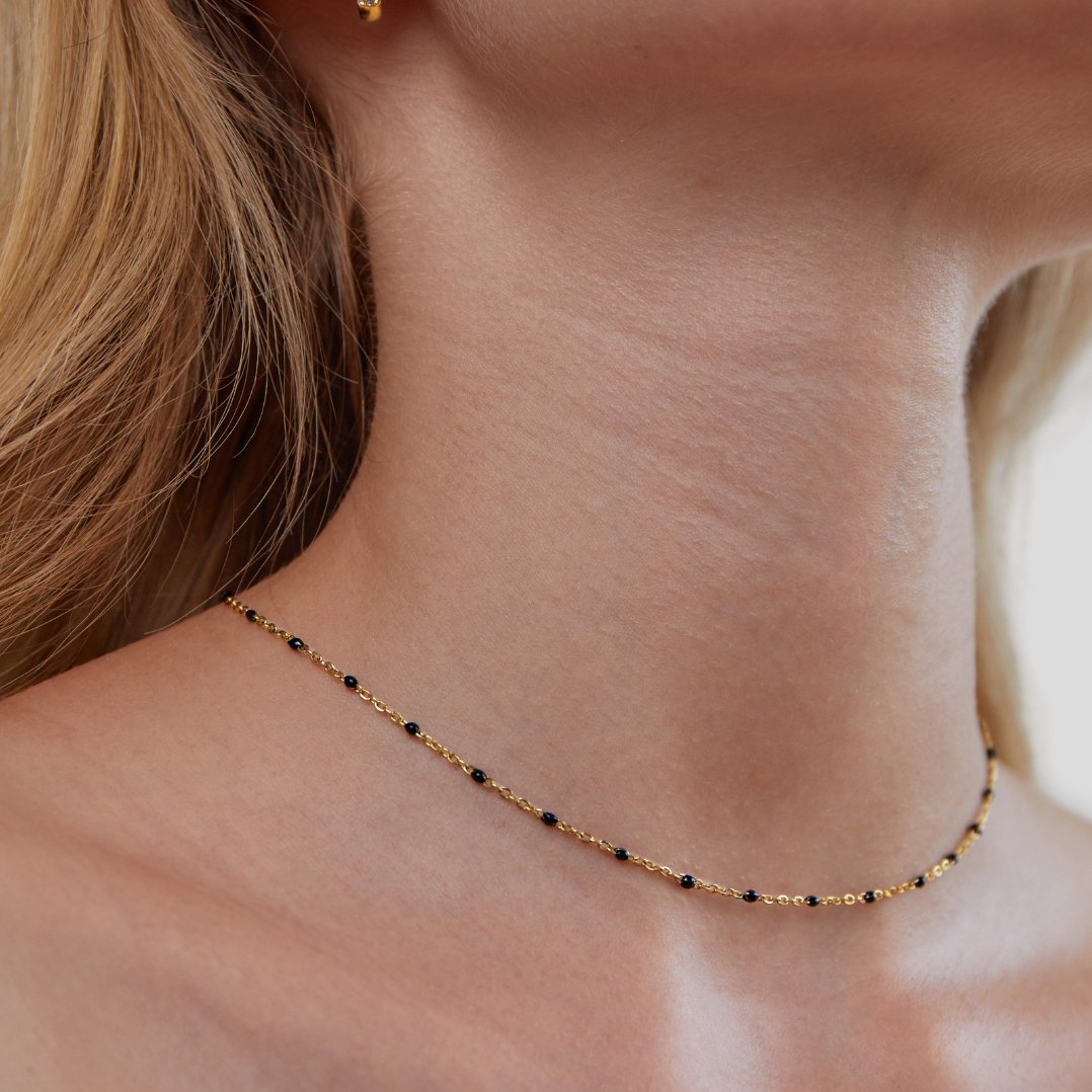 Mila Noir collier avec perles