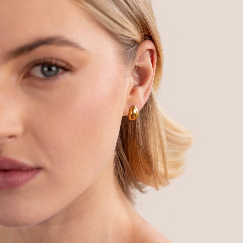 Mini boucles d’oreilles incurvées