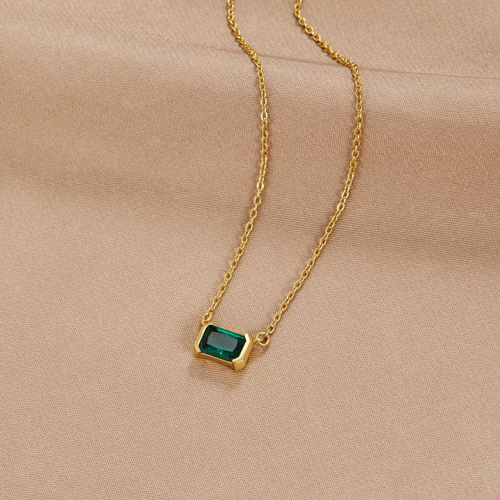 Monica Vert émeraude collier