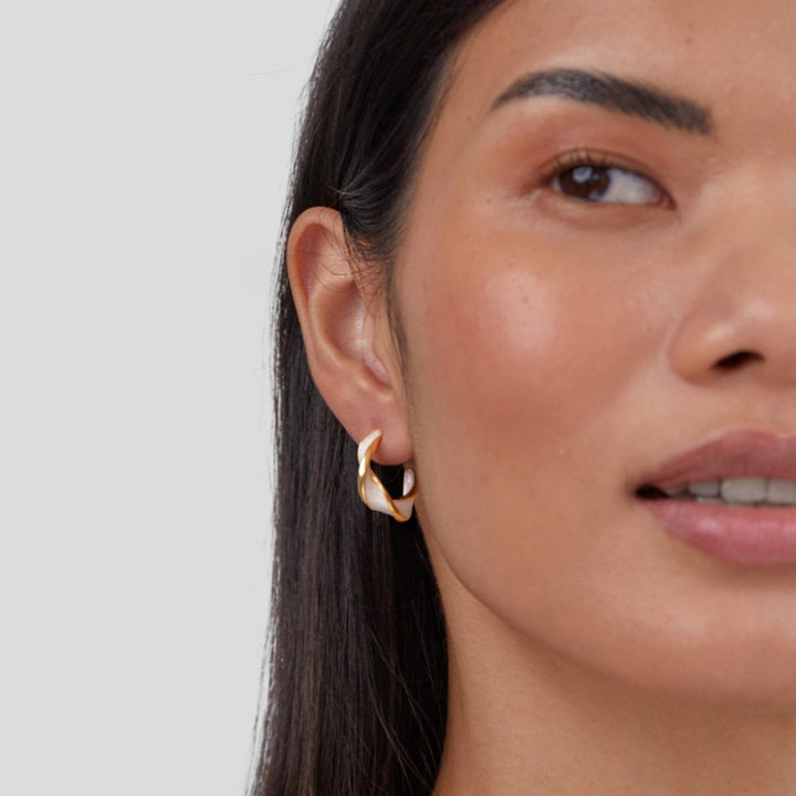 Boucles d’oreilles torsadées en perles mates