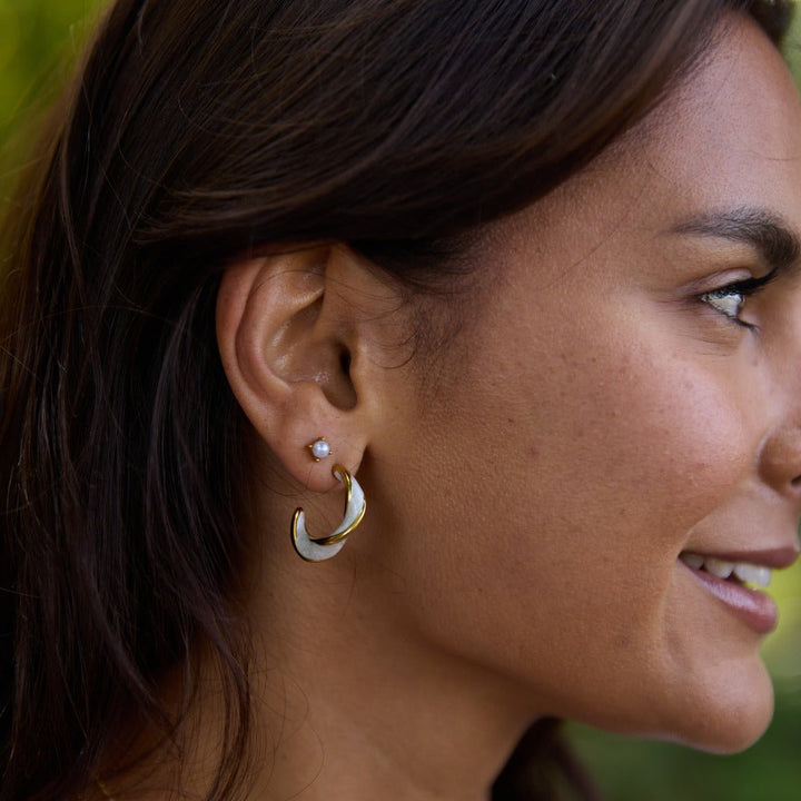 Boucles d’oreilles torsadées en perles mates