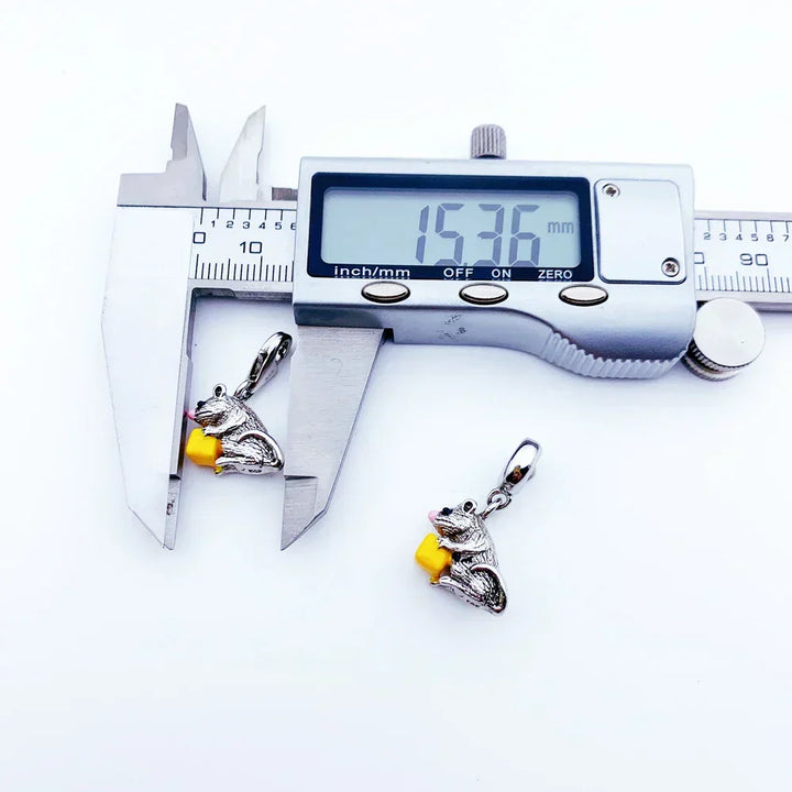 Charm pendant Petite souris - Maison Perle