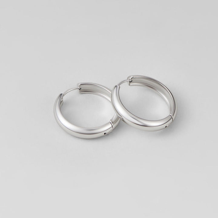 Boucles d’oreilles argentées classiques Nona