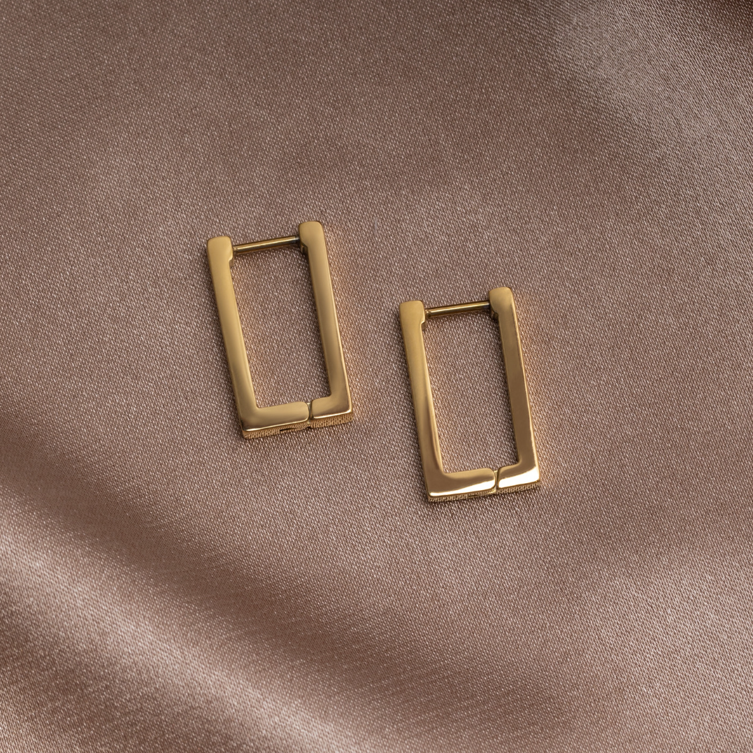 Boucles d’oreilles dorées rectangulaires