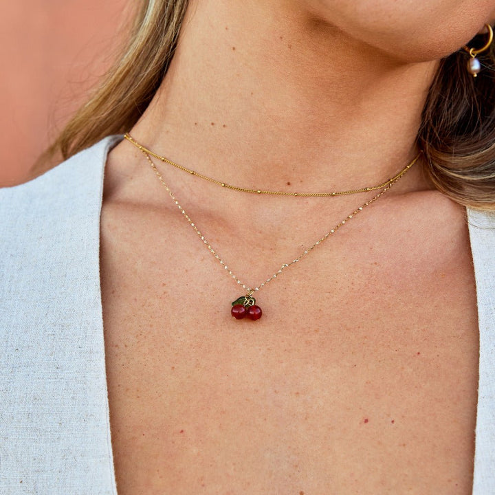Collier avec pendentif červenej čerešne