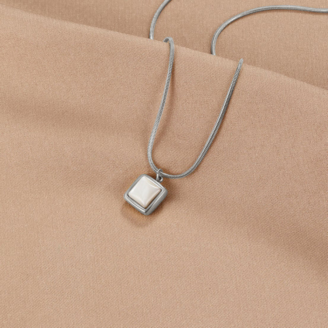 Collier avec pendentif Riva Moonstone