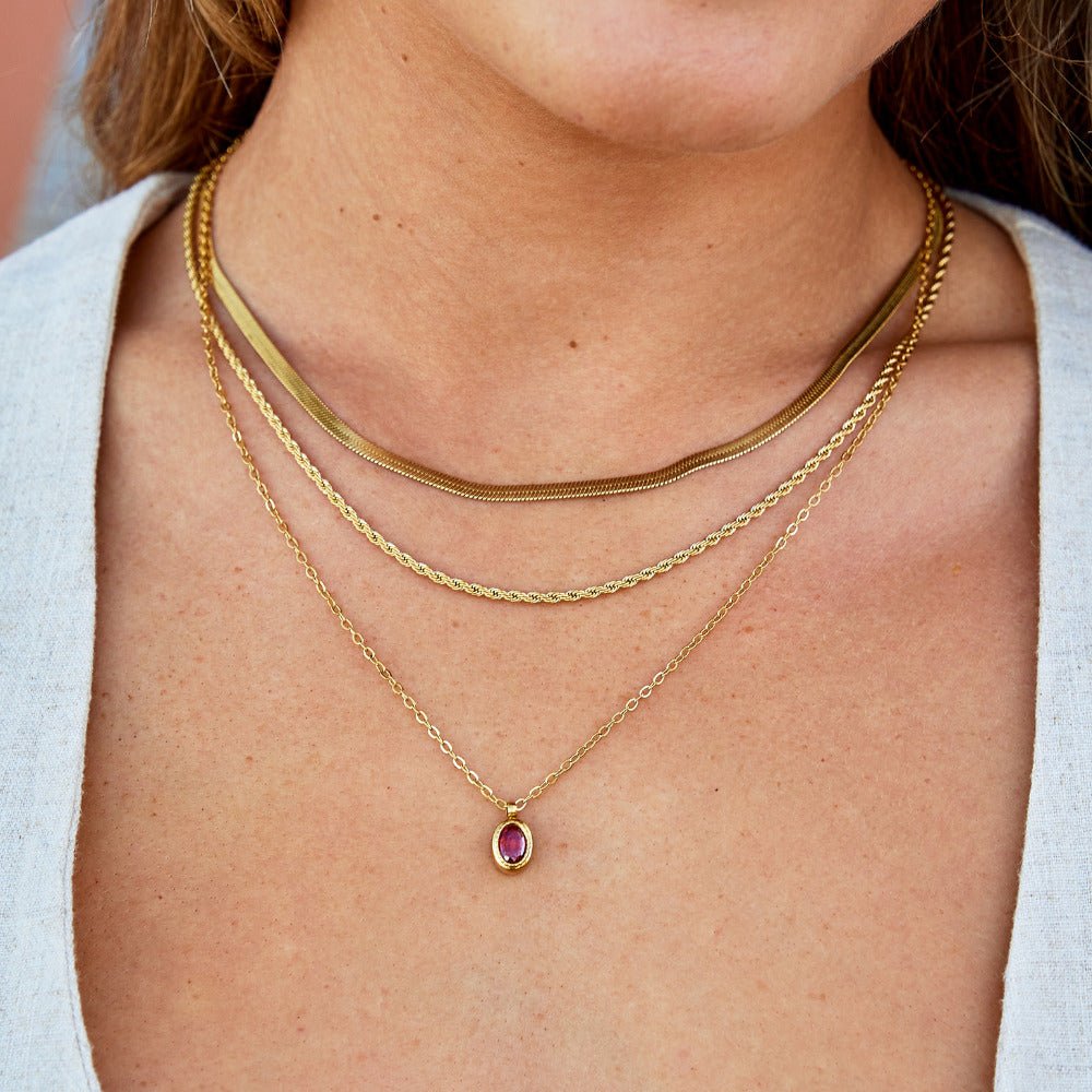 Collier z rubínovo červeného krištáľu