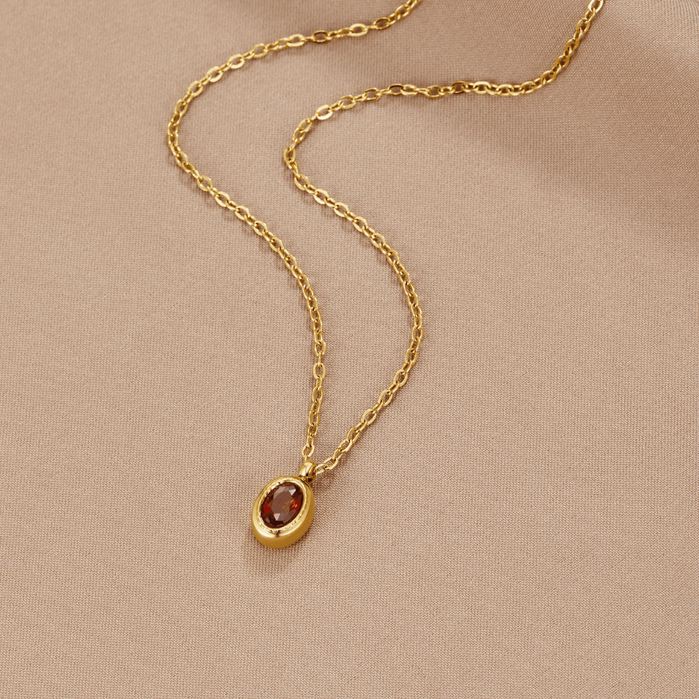 Collier z rubínovo červeného krištáľu