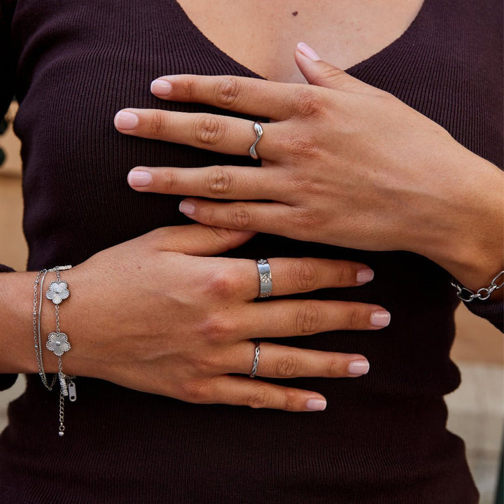Bague argentée cristal trèfle