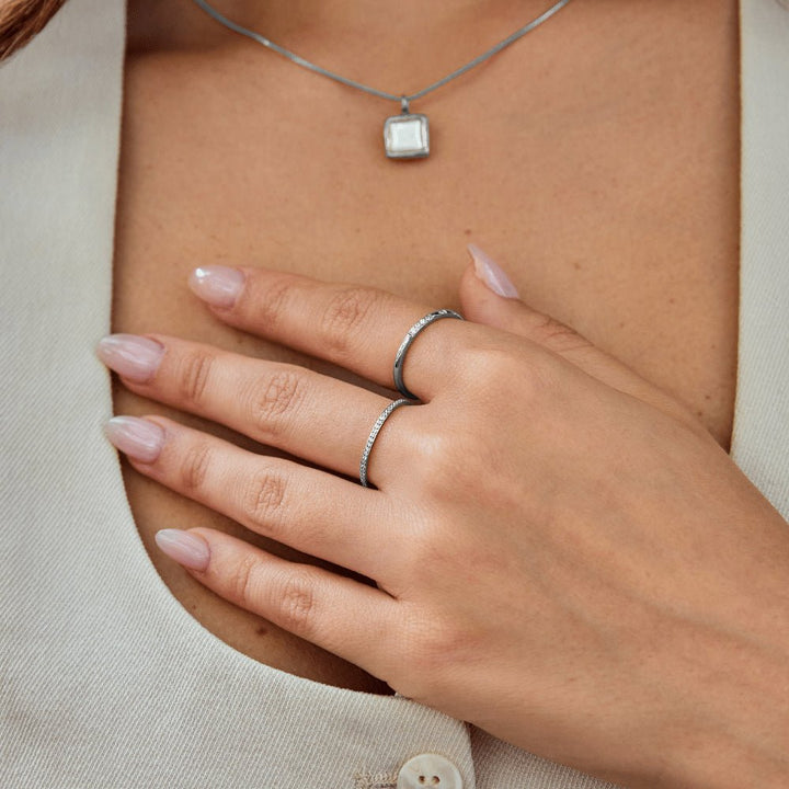 Bague argentée éternité cristal