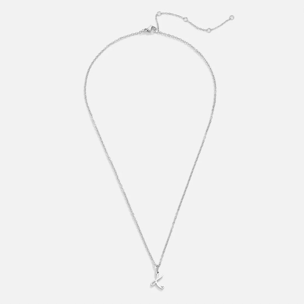 Collier argenté s písmenom v tvare srdca
