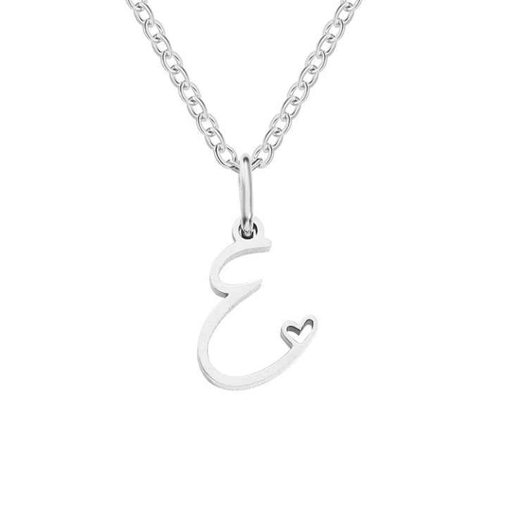 Collier argenté s písmenom v tvare srdca