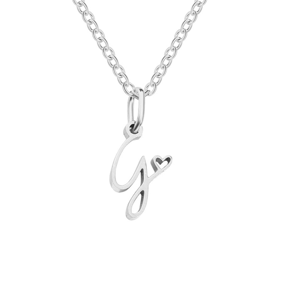Collier argenté s písmenom v tvare srdca