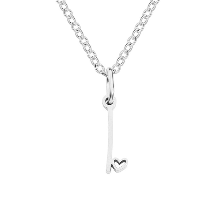 Collier argenté s písmenom v tvare srdca