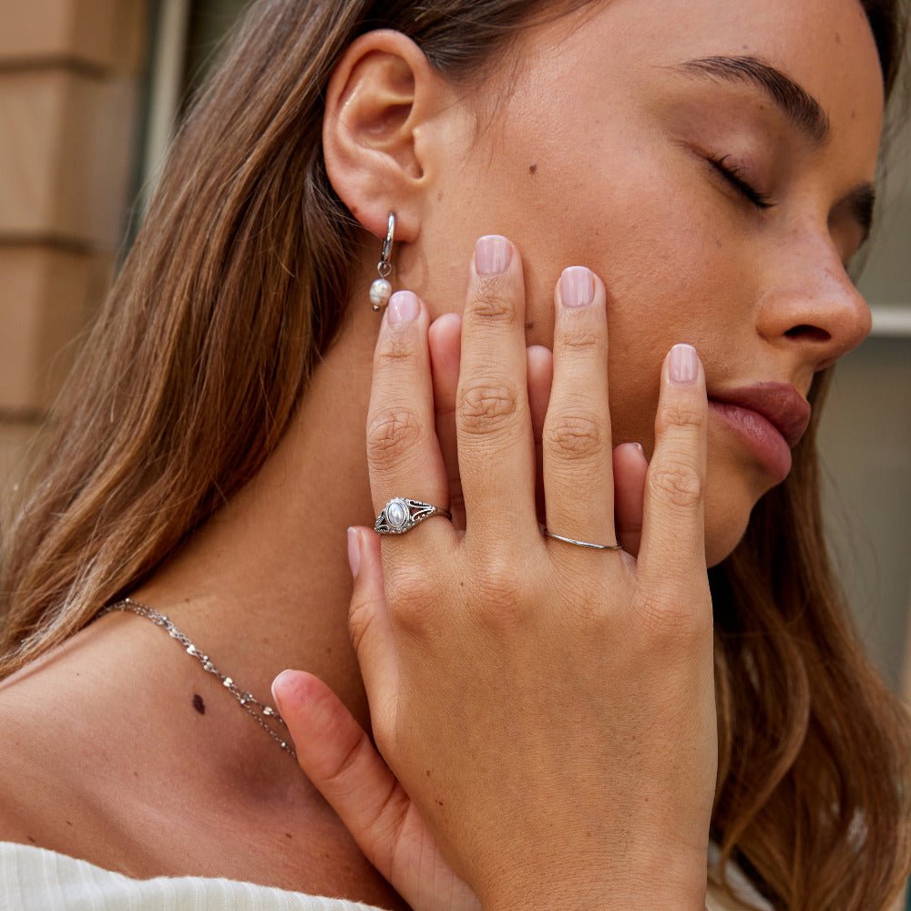 Bague argentée vintage royale perles
