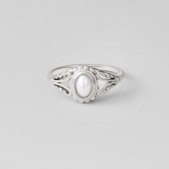 Bague argentée vintage royale perles