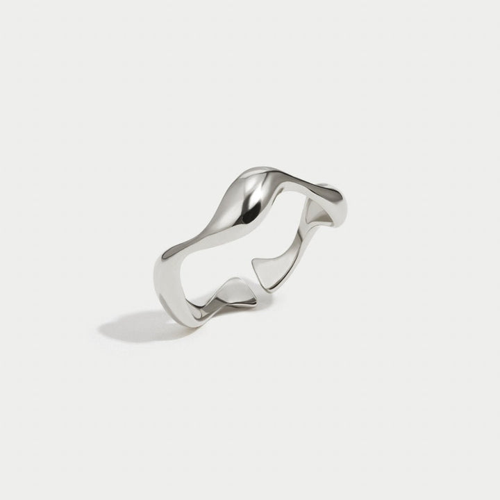 Bague argentée ondulée