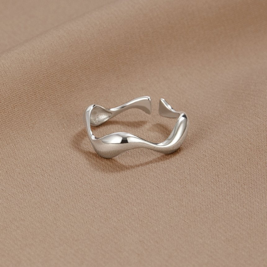 Bague argentée ondulée