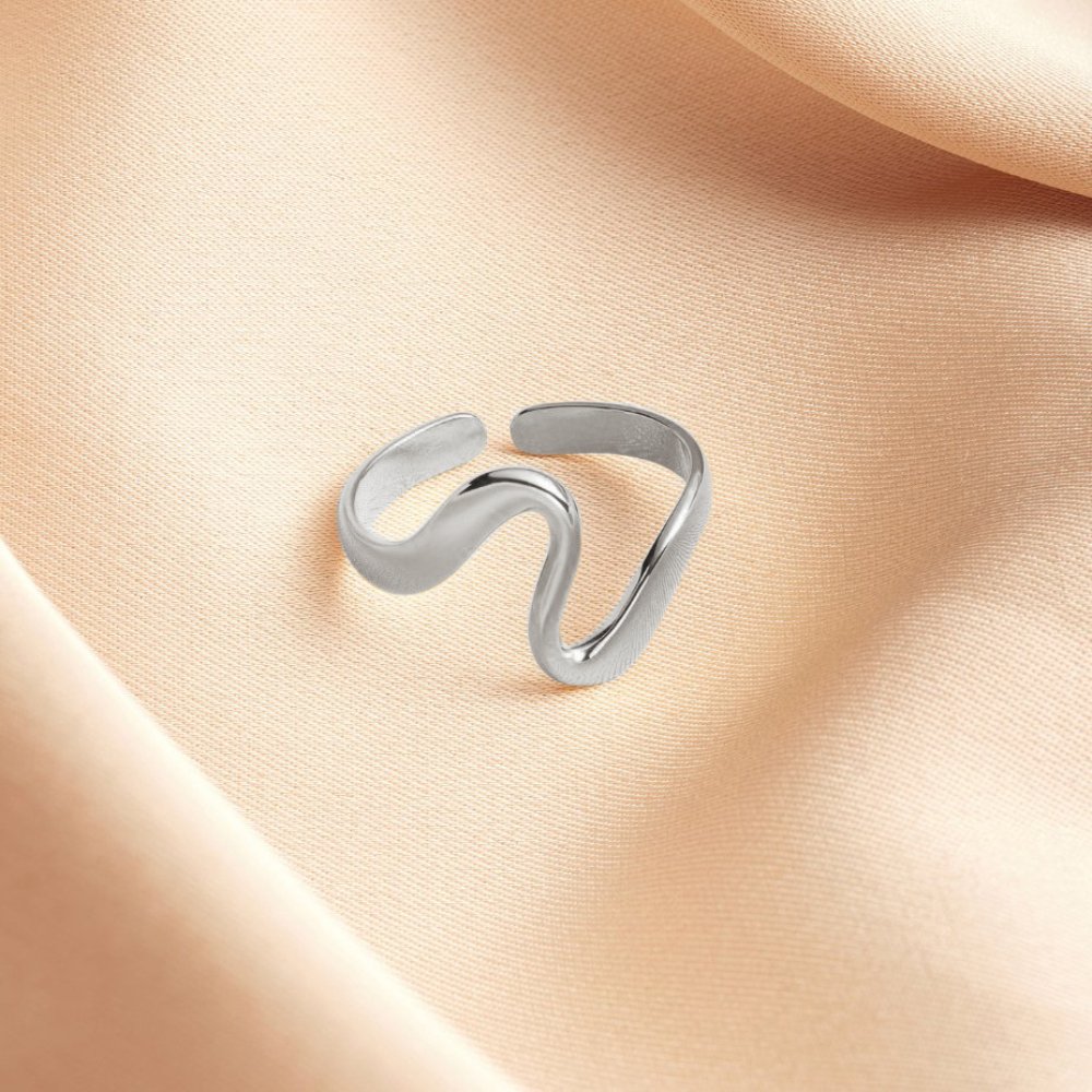 Bague argentée ondulée