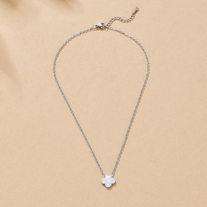 Argenté Collier trèfle blanc