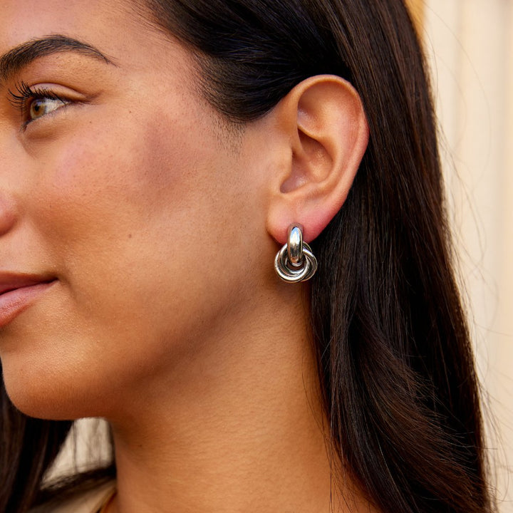 Boucles d’oreilles argentées torsadées Sofia