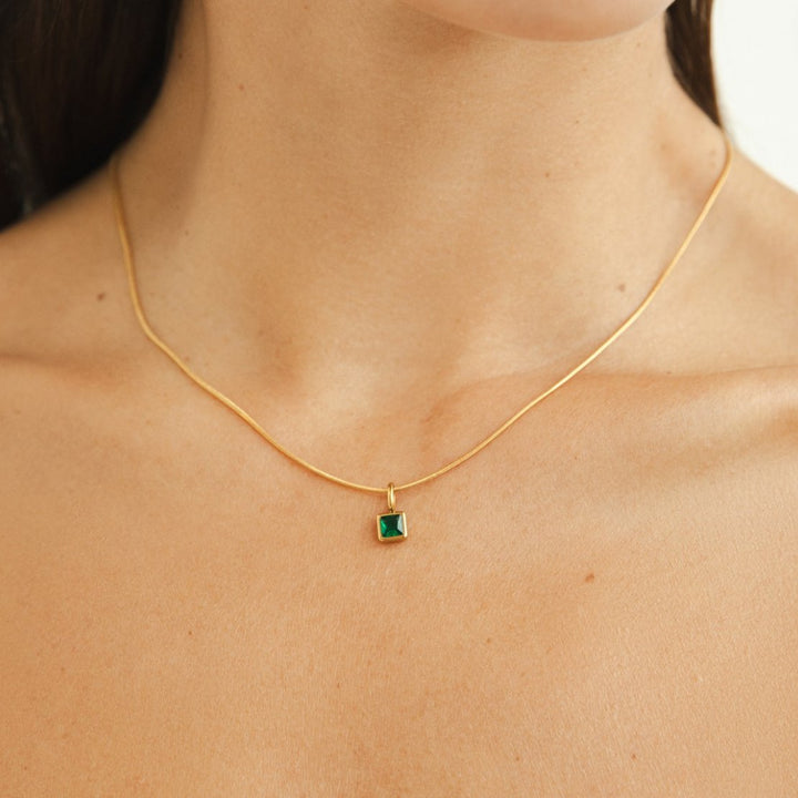 Štvorcový pendentif s narodeninovým pierreom