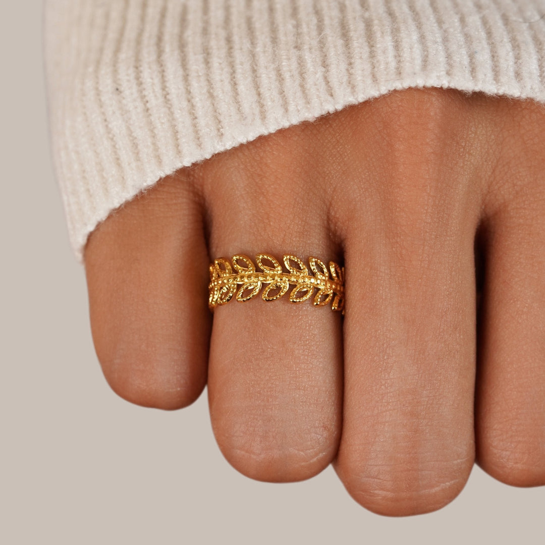Bague feuilles été floral motif