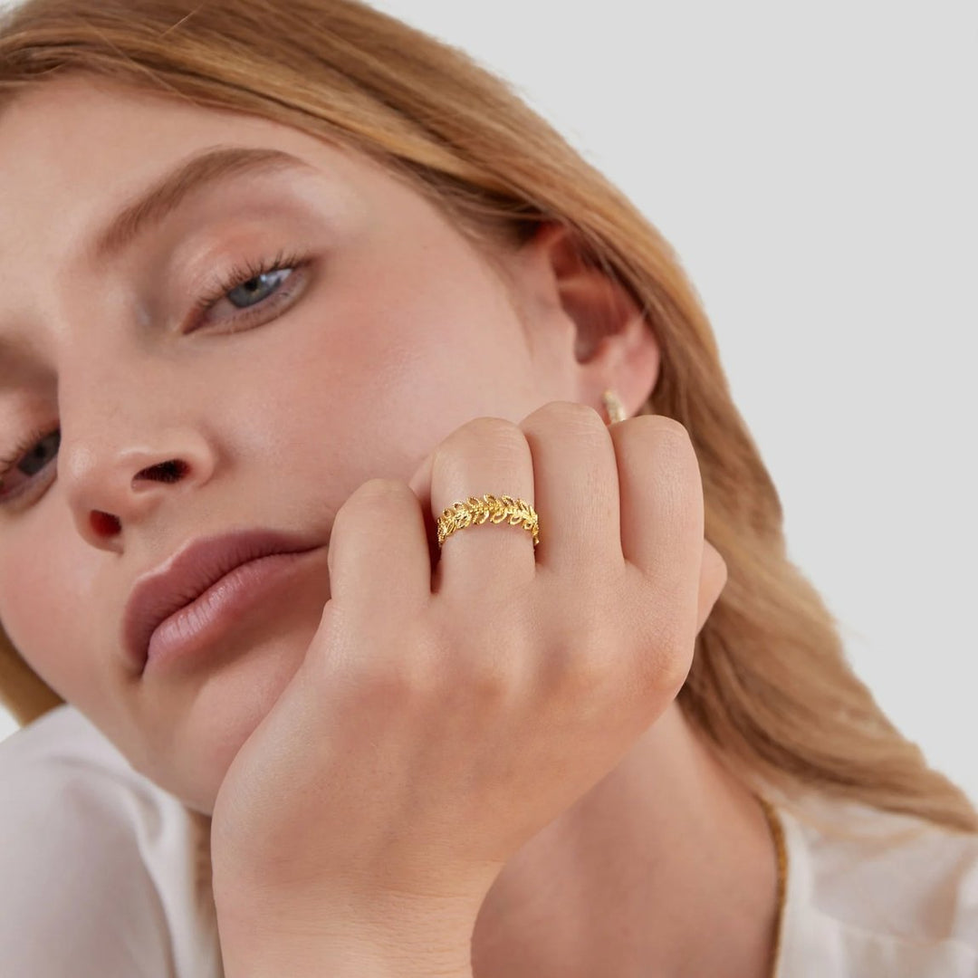 Bague feuilles été floral motif