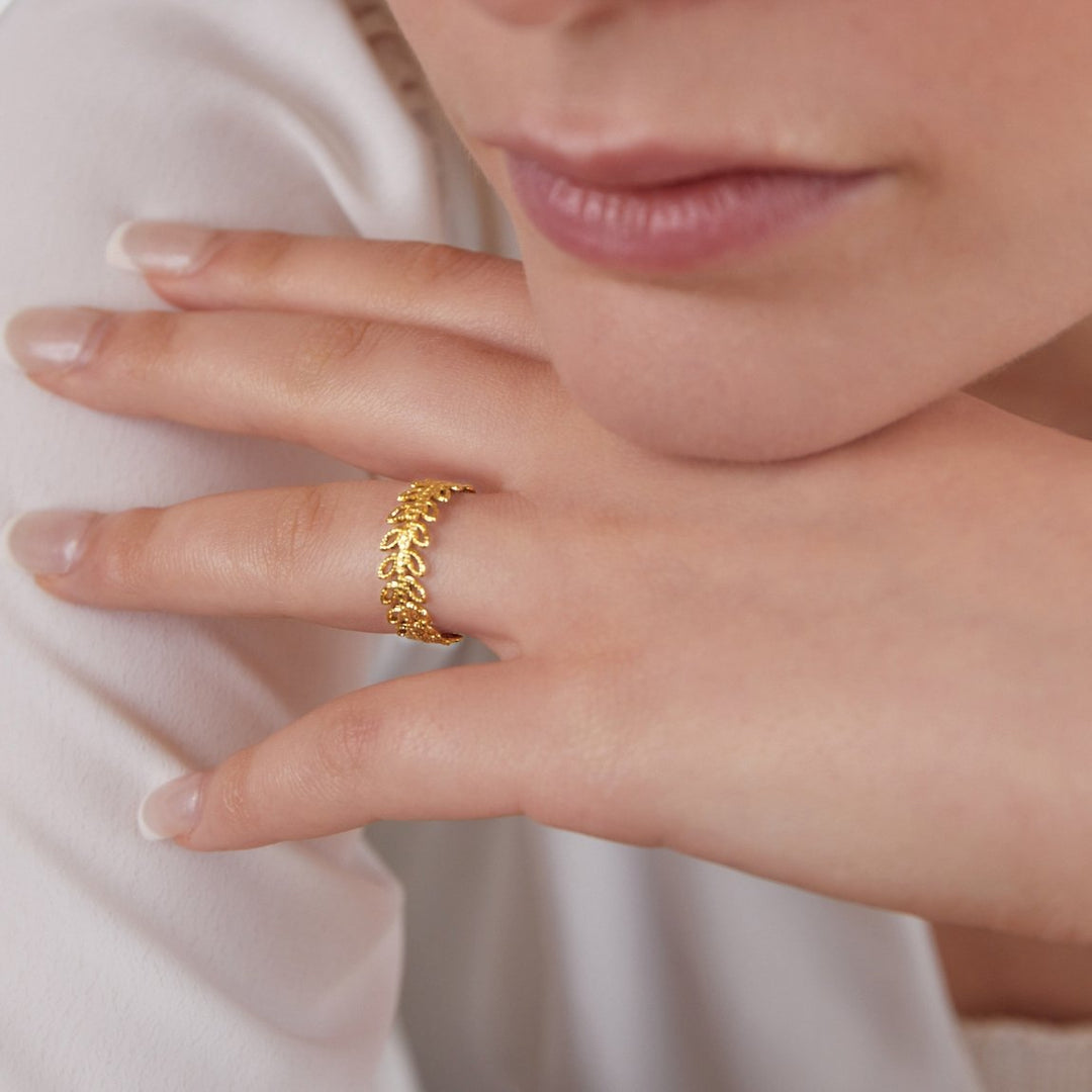 Bague feuilles été floral motif