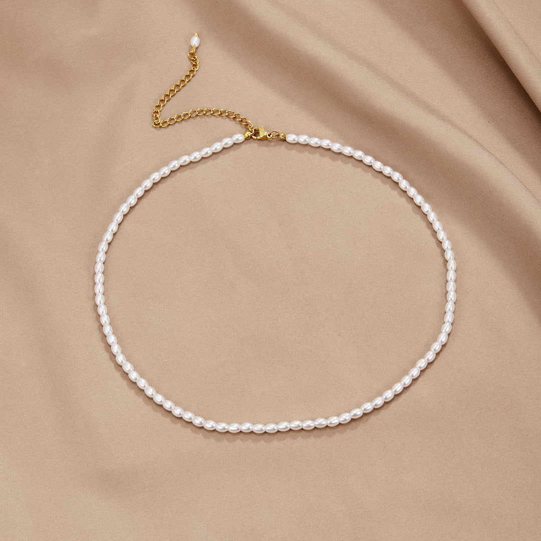 Collier de perles foncées