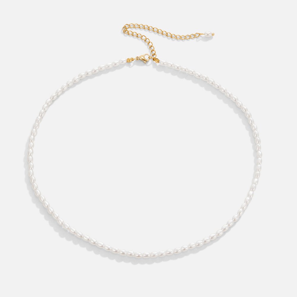 Collier de perles foncées