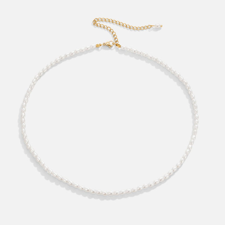 Collier de perles foncées