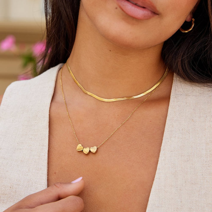 Trojitý collier so srdcom
