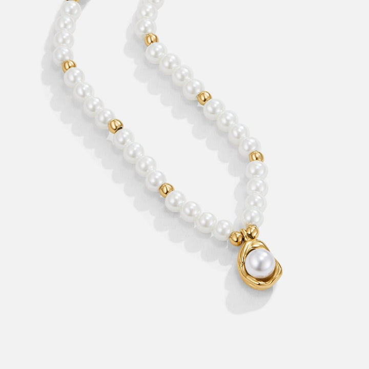 Vintage Collier doré s perlami