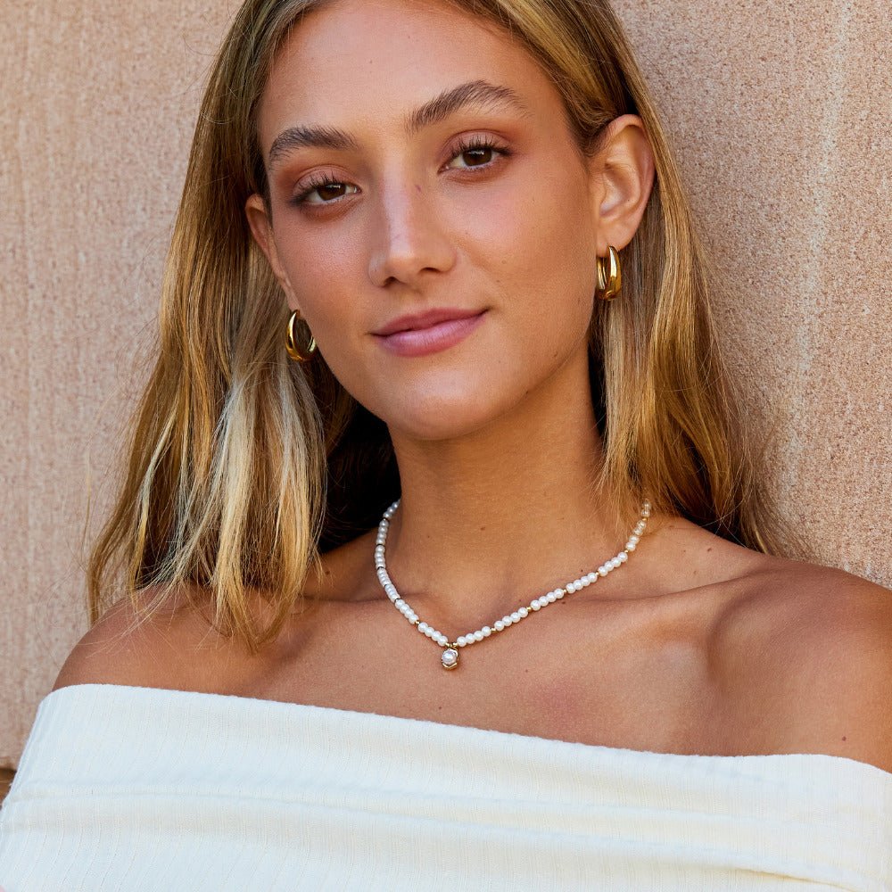 Vintage Collier doré s perlami