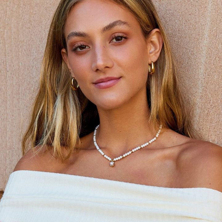 Vintage Collier doré s perlami