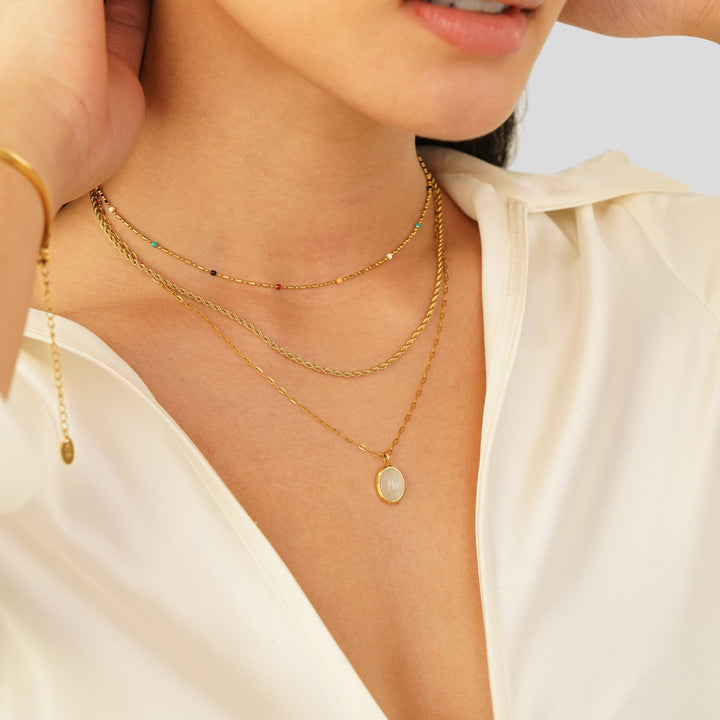 Collier opale blanche