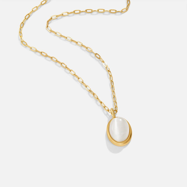 Collier opale blanche