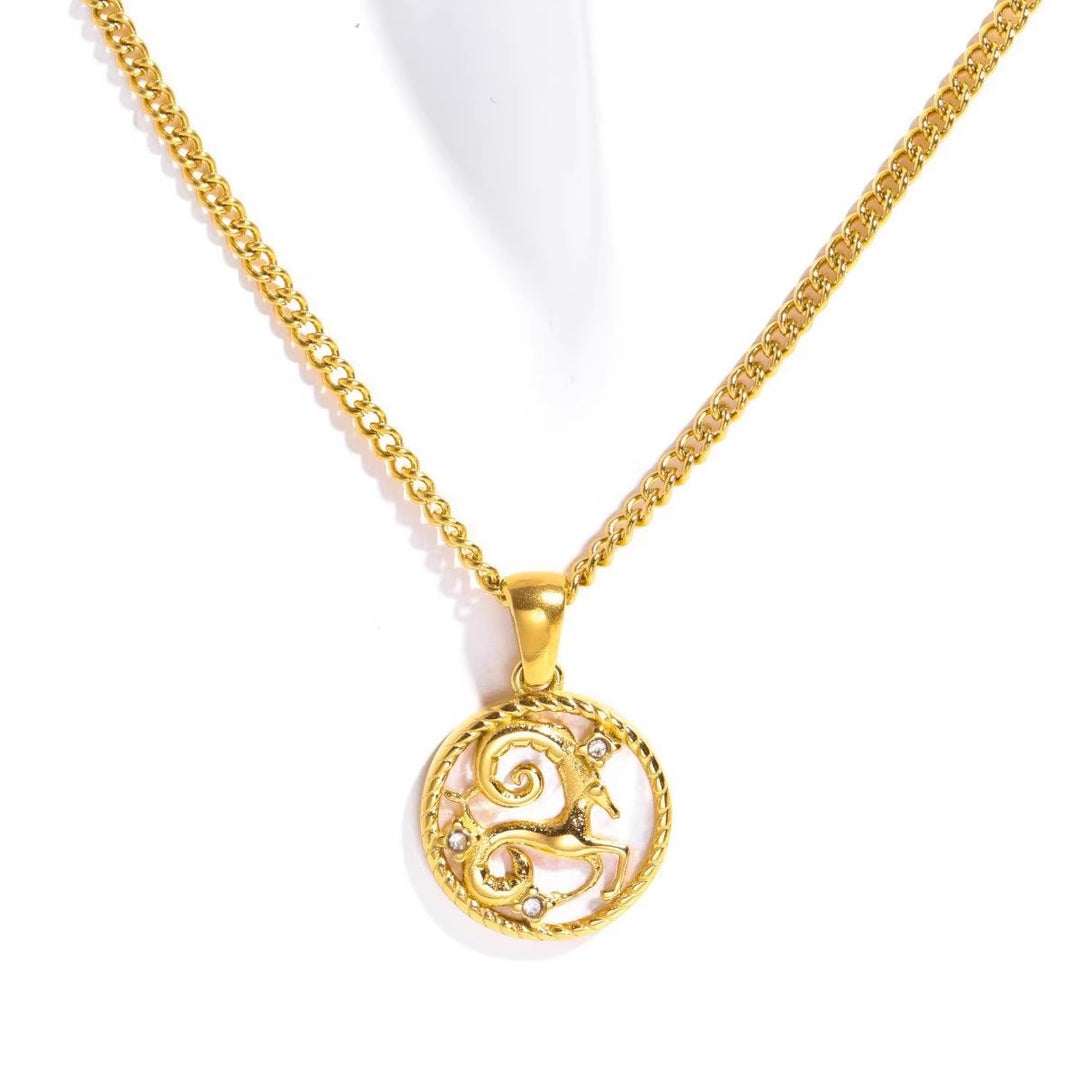 Collier so zodiakálnou mincou z bielej mušle